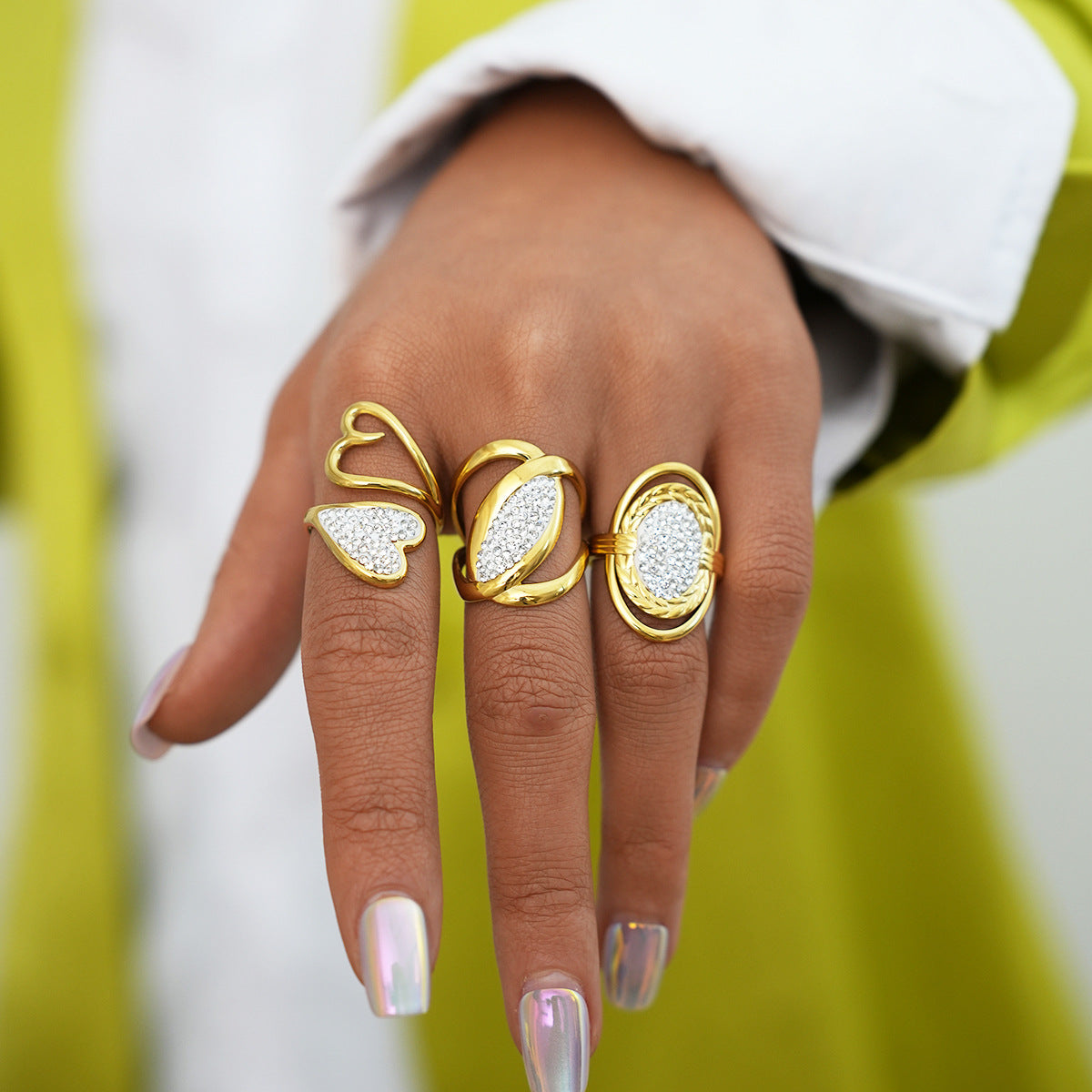 High-End Gold Heart Personalized Diamond-Encrusted Fashionable Minimalist Titanium Steel Ring
